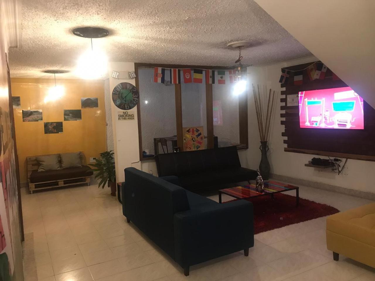 Hostal Casa Paraiso Медельин Экстерьер фото